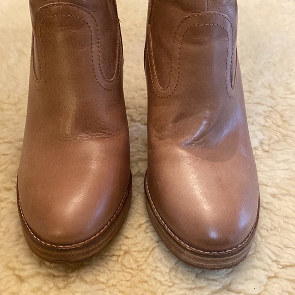 Lucky Brand Heeled Pumps Macaroon Tan Leather Women’s size 9 EUC with box - Picture 9 of 13